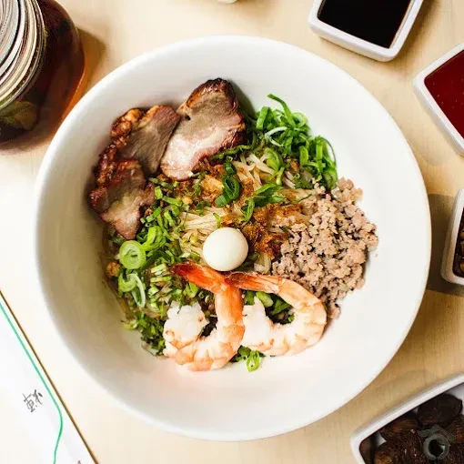 Ô MAI restaurant atmosphere